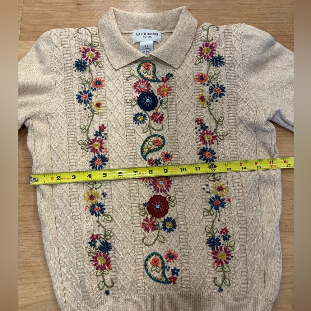 Vintage Alfred Dunner Floral Embroidered Beige Sweater - size PS - Picture 7 of 9